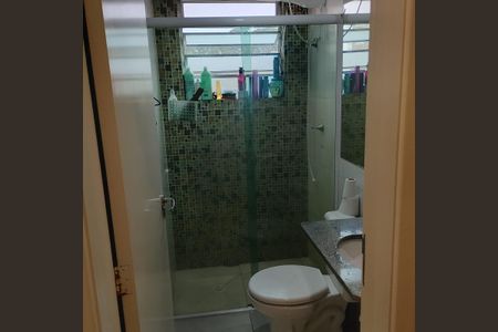 Banheiro de apartamento para alugar com 2 quartos, 45m² em Parque Sao Vicente, Santo André