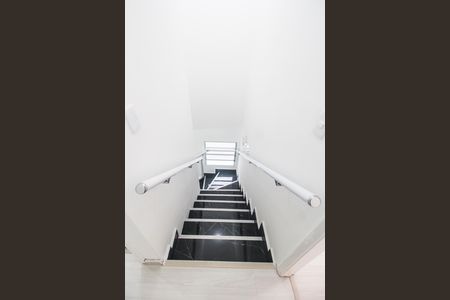 Apartamento à venda com 60m², 0 quarto e 3 vagasEscada