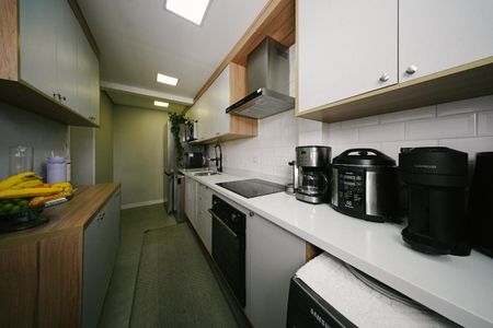 Apartamento à venda com 49m², 2 quartos e 1 vaga Apartamento à venda com 49m², 2 quartos e 1 vagaCozinha e Área de Serviço