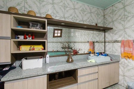 Casa à venda com 300m², 2 quartos e 3 vagasBanheiro 2