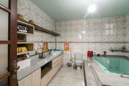 Casa à venda com 300m², 2 quartos e 3 vagasBanheiro 2