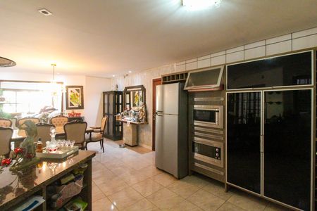 Casa à venda com 300m², 2 quartos e 3 vagasSala/Cozinha