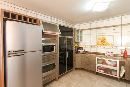 Casa à venda com 300m², 2 quartos e 3 vagasSala/Cozinha
