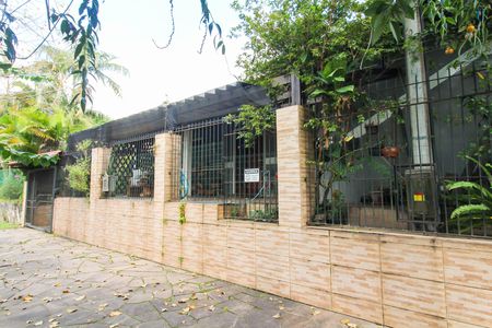 Casa à venda com 300m², 2 quartos e 3 vagasFachada