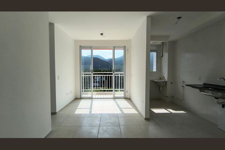 Sala de apartamento para alugar com 3 quartos, 58m² em Recreio dos Bandeirantes, Rio de Janeiro