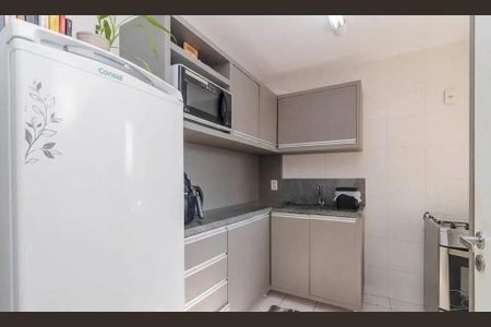 Cozinha de apartamento para alugar com 3 quartos, 93m² em Vila Ipiranga, Porto Alegre