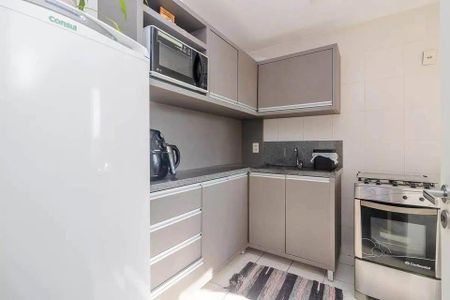 Cozinha de apartamento para alugar com 3 quartos, 93m² em Vila Ipiranga, Porto Alegre