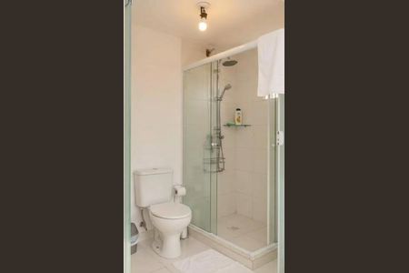 Banheiro da suíte de apartamento para alugar com 3 quartos, 93m² em Vila Ipiranga, Porto Alegre