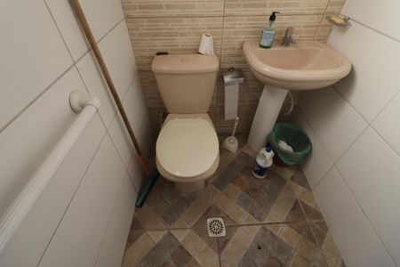 Banheiro da Suíte  de casa à venda com 4 quartos, 186m² em São Pedro, Osasco