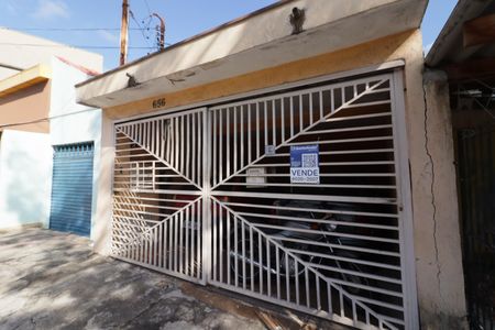 Casa à venda com 186m², 4 quartos e 2 vagasFachada