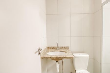 Banheiro  de apartamento para alugar com 1 quarto, 25m² em Vila Sao Geraldo, São Paulo