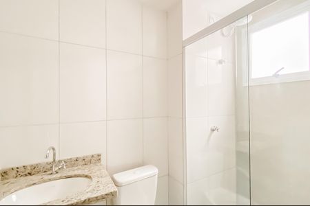 Banheiro de apartamento para alugar com 1 quarto, 25m² em Vila Sao Geraldo, São Paulo