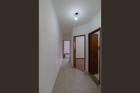 Corredor de casa para alugar com 3 quartos, 125m² em Parque Guarani, São Paulo