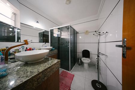 Casa à venda com 100m², 3 quartos e 2 vagasBanheiro da Suíte 1