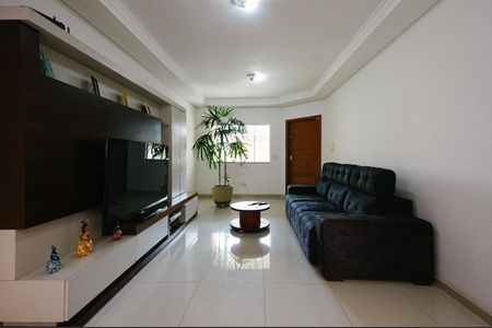 Casa à venda com 100m², 3 quartos e 2 vagasSala
