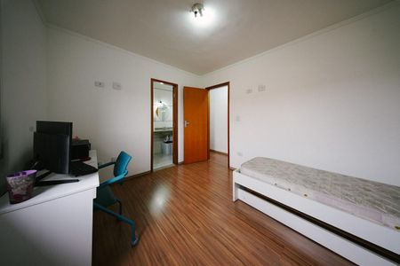 Casa à venda com 100m², 3 quartos e 2 vagasSuíte 2
