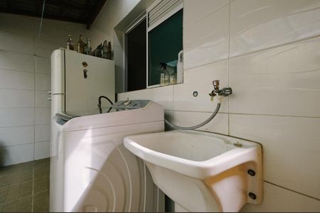 Casa à venda com 100m², 3 quartos e 2 vagasÁrea de Serviço
