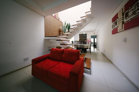 Casa à venda com 100m², 3 quartos e 2 vagasSala