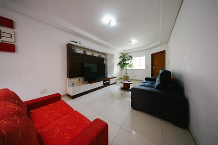 Casa à venda com 100m², 3 quartos e 2 vagasSala