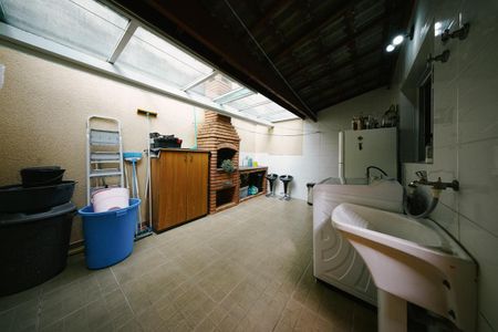 Casa à venda com 100m², 3 quartos e 2 vagasÁrea de Serviço