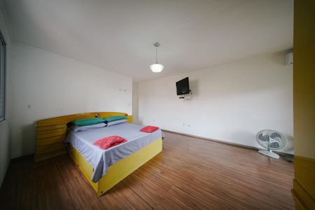 Casa à venda com 100m², 3 quartos e 2 vagasSuíte 1