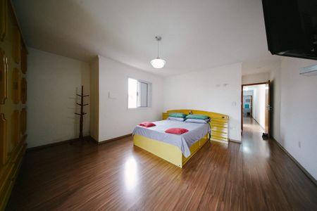 Casa à venda com 100m², 3 quartos e 2 vagasSuíte 1