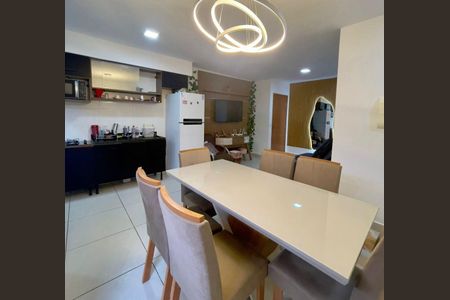 Cozinha de apartamento para alugar com 2 quartos, 75m² em Portal do Vale, Uberlândia