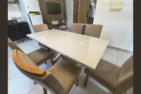 Apartamento para alugar com 75m², 2 quartos e 1 vagaSala