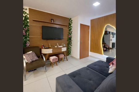 Sala de apartamento para alugar com 2 quartos, 75m² em Portal do Vale, Uberlândia