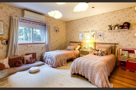 Casa à venda com 3 quartos, 314m² em Moema, São Paulo