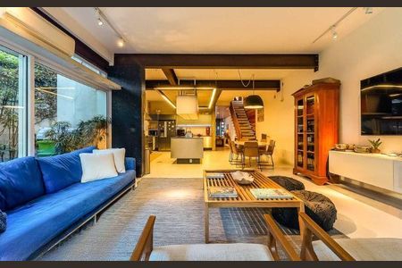 Casa à venda com 3 quartos, 314m² em Moema, São Paulo