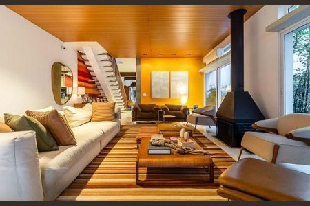 Casa à venda com 3 quartos, 314m² em Moema, São Paulo
