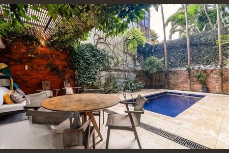 Casa à venda com 314m², 3 quartos e 2 vagas
