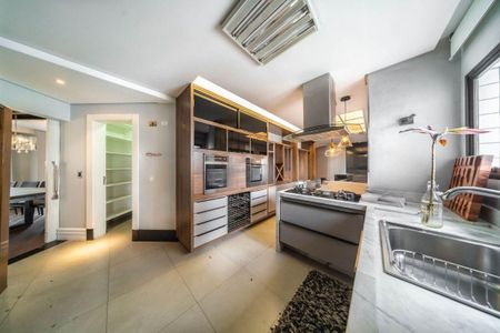 Apartamento à venda com 226m², 4 quartos e 4 vagas