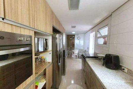 Apartamento à venda com 245m², 4 quartos e 4 vagas