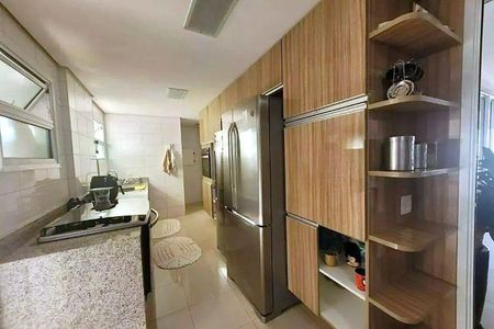 Apartamento à venda com 245m², 4 quartos e 4 vagas