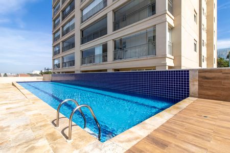 Apartamento para alugar com 165m², 3 quartos e 4 vagas Apartamento para alugar com 165m², 3 quartos e 4 vagasArea Comum - Piscina