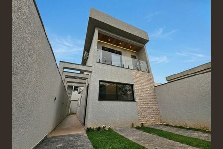 Casa à venda com 131m², 3 quartos e sem vaga