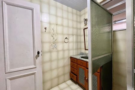 Apartamento para alugar com 138m², 3 quartos e sem vaga Apartamento para alugar com 138m², 3 quartos e sem vagaBanheiro social