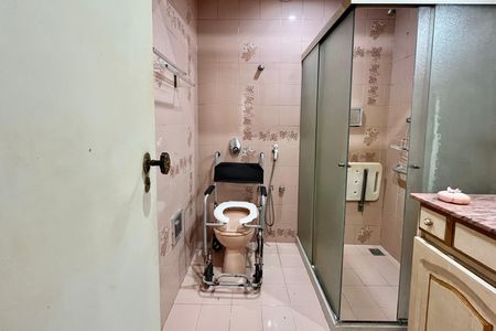 Apartamento para alugar com 138m², 3 quartos e sem vaga Apartamento para alugar com 138m², 3 quartos e sem vagaBanheiro da Suíte
