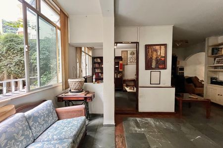 Apartamento para alugar com 138m², 3 quartos e sem vaga Apartamento para alugar com 138m², 3 quartos e sem vagaSala