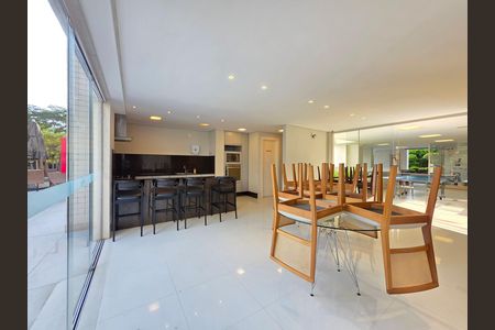 Apartamento à venda com 102m², 3 quartos e 2 vagas Apartamento à venda com 102m², 3 quartos e 2 vagasSalão de festas
