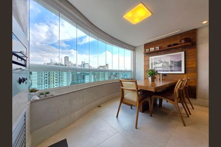 Apartamento à venda com 102m², 3 quartos e 2 vagas Apartamento à venda com 102m², 3 quartos e 2 vagasVaranda gourmet