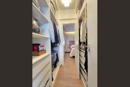 Apartamento à venda com 102m², 3 quartos e 2 vagas Apartamento à venda com 102m², 3 quartos e 2 vagasCloset