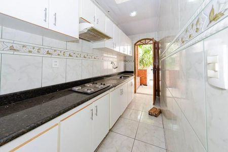 Casa à venda com 105m², 3 quartos e sem vaga
