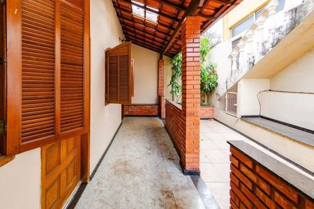 Casa à venda com 105m², 3 quartos e sem vaga