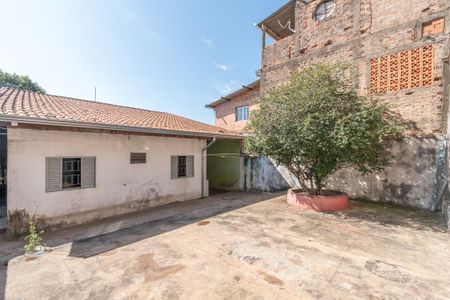 Casa à venda com 200m², 4 quartos e 1 vaga Casa à venda com 200m², 4 quartos e 1 vagaQuintal