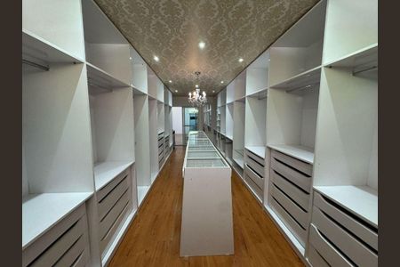 Casa à venda com 515m², 4 quartos e 6 vagas