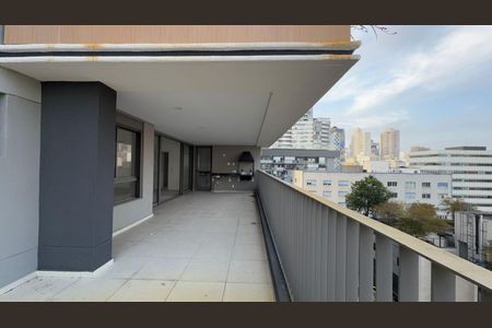 Apartamento à venda com 198m², 3 quartos e 3 vagas