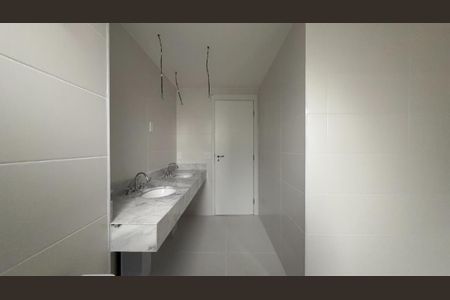 Apartamento à venda com 198m², 3 quartos e 3 vagas